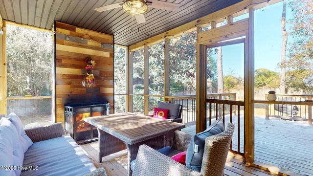 $340,000 | 405 Hampshire Place, Jacksonville, NC 28546