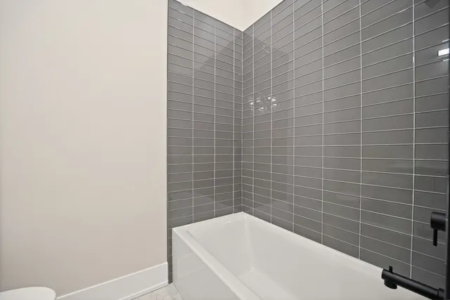 $799,000 | 4353 North Richmond Street, Unit 3N, Chicago, IL 60618