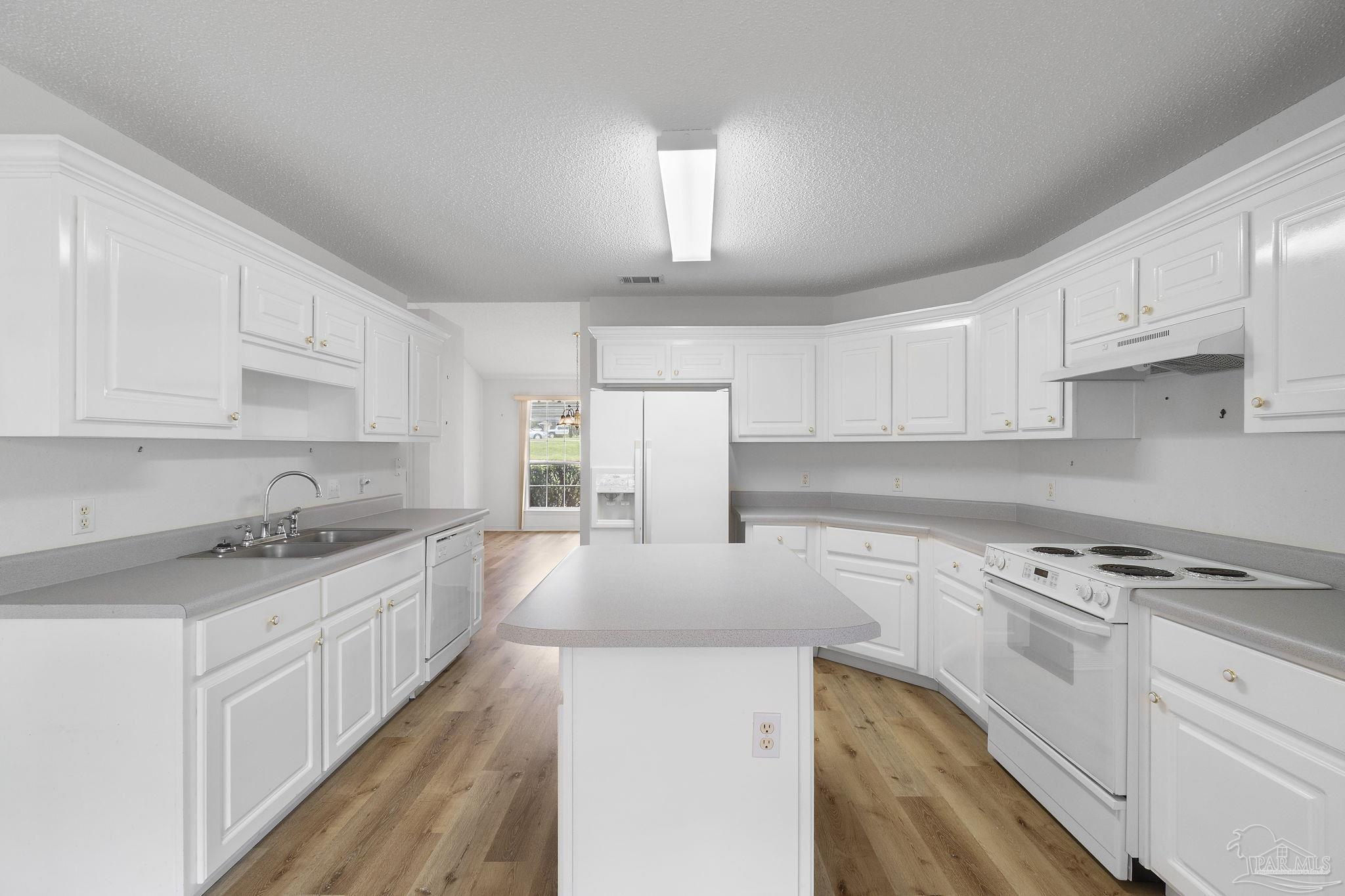 1667 Condor Drive Cantonment, FL 32533 - Photo 14 of 40