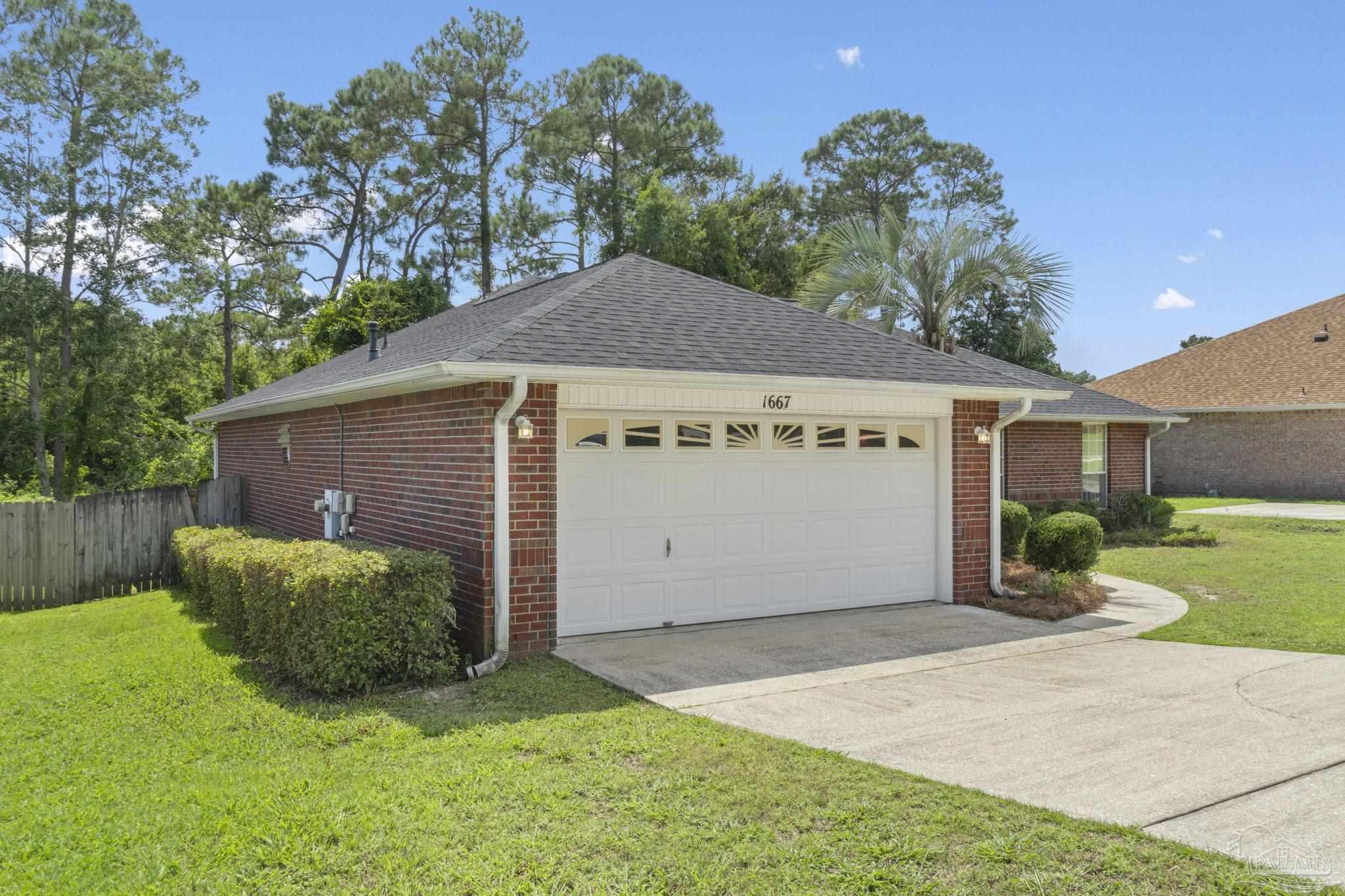 1667 Condor Drive Cantonment, FL 32533 - Photo 3 of 40