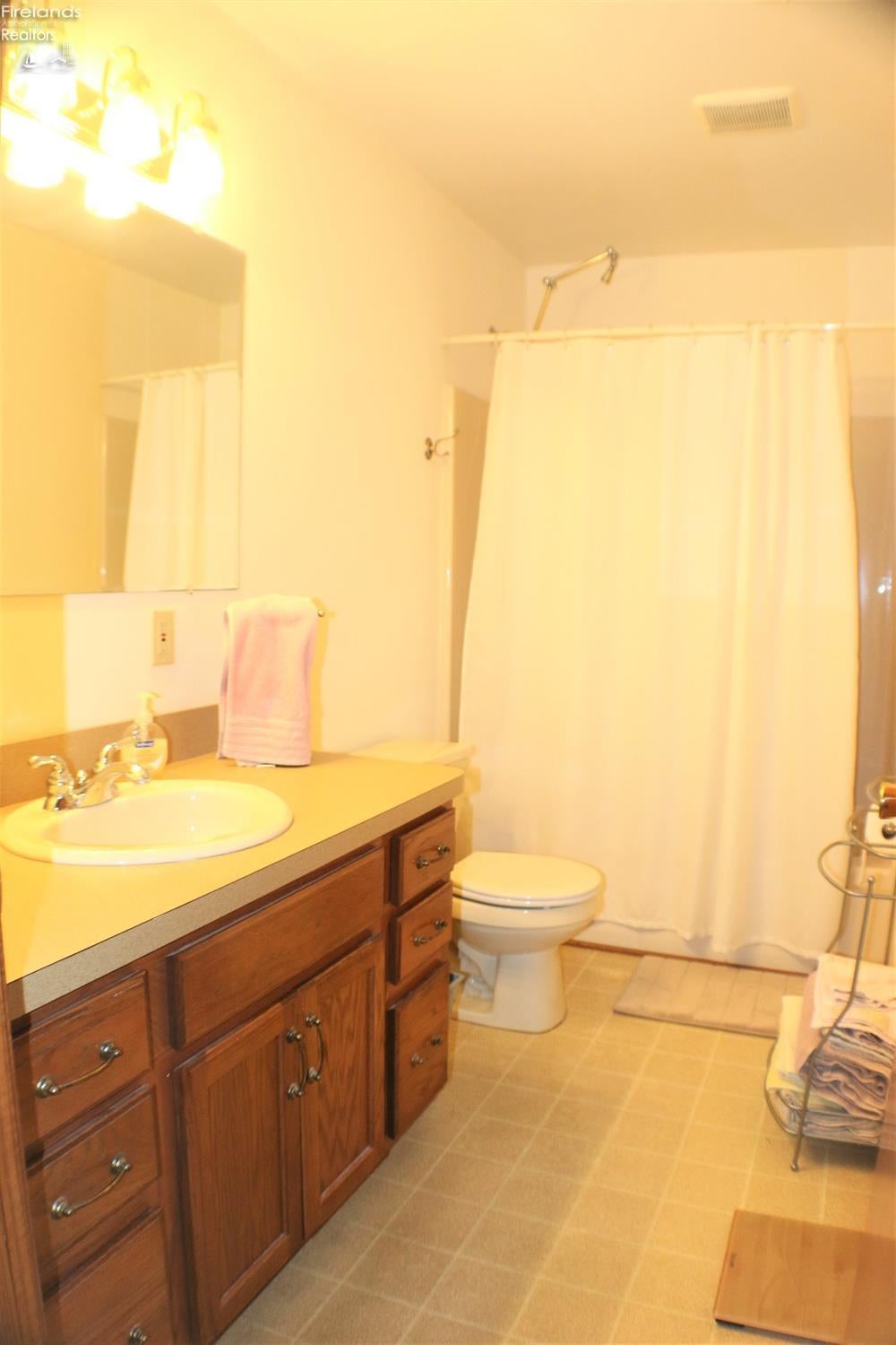 4008 State Road Vermilion, OH 44089 - Photo 18 of 25 Gallery Image 18