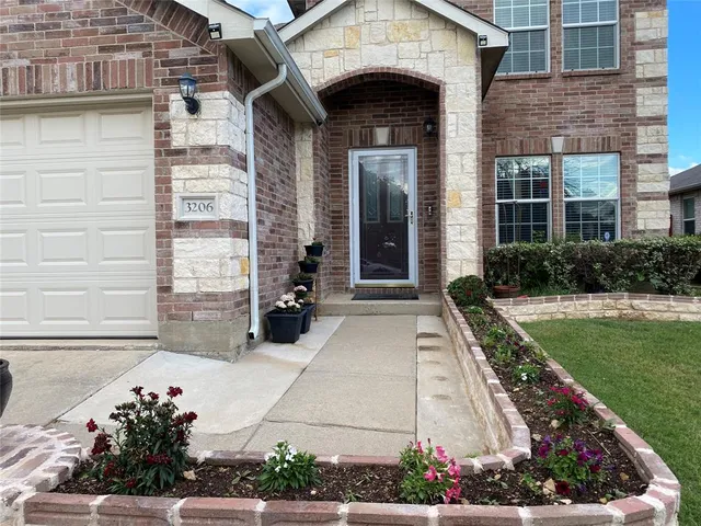 a view of a house with outdoor space