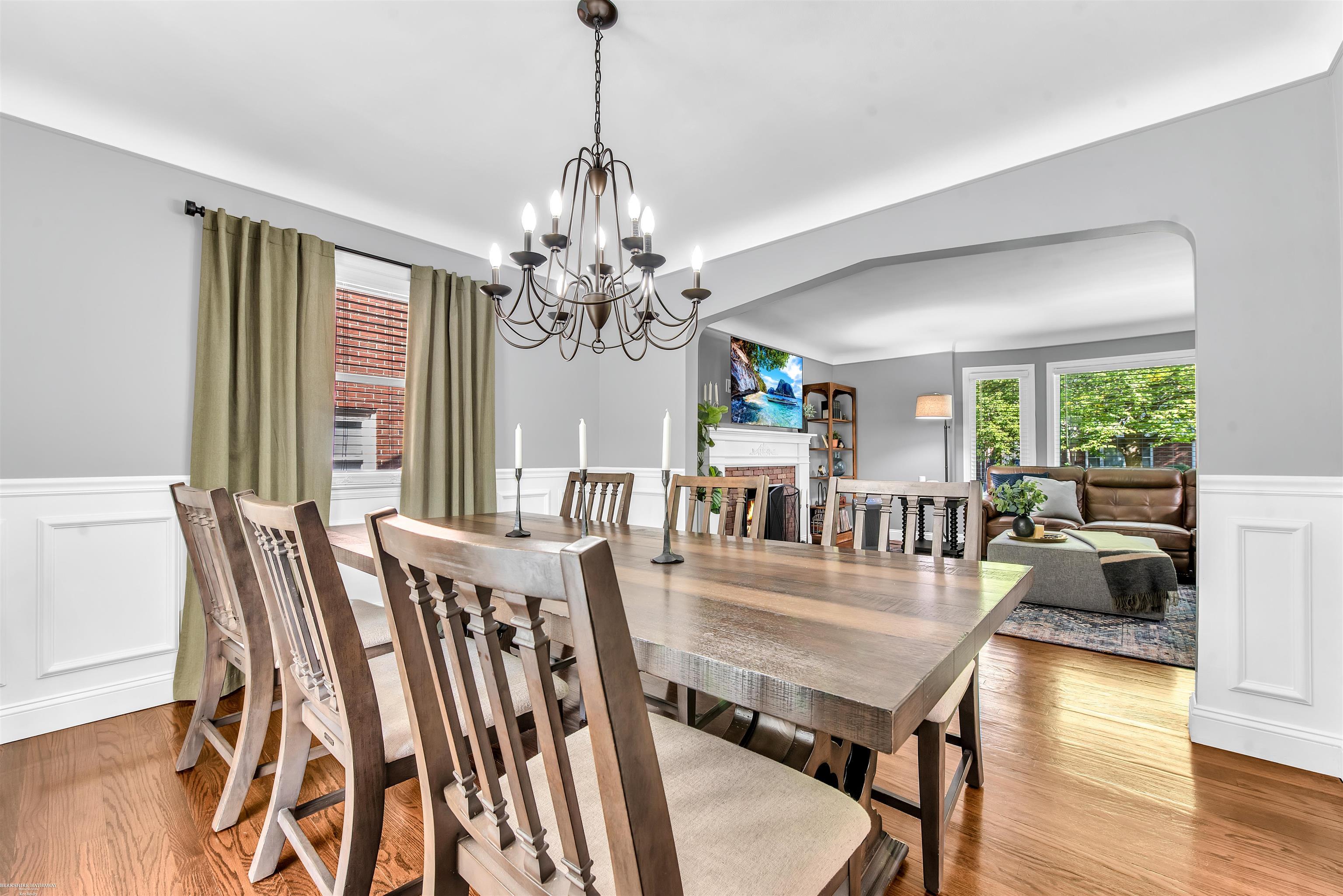 1725 Newcastle Road Grosse Pointe Woods, MI 48236 - Photo 8 of 37