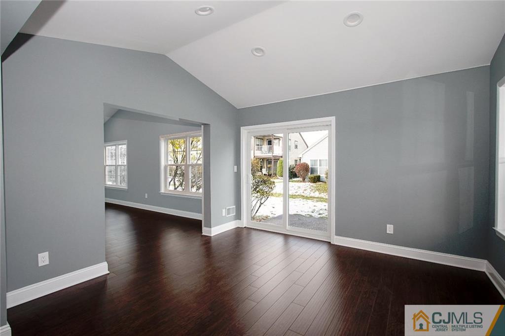 5 Hempstead Road Monroe Township, NJ 08831 - Photo 12 of 25 Gallery Image 12