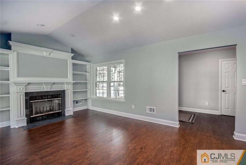 5 Hempstead Road Monroe Township, NJ 08831 - Photo 6 of 25 Gallery Image 6