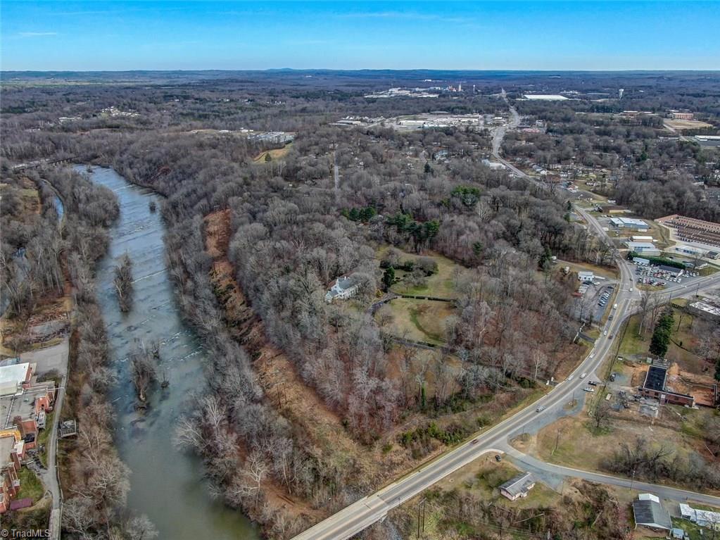351 West Meadow Road Eden, NC 27288 - Photo 3 of 30 Gallery Image 3