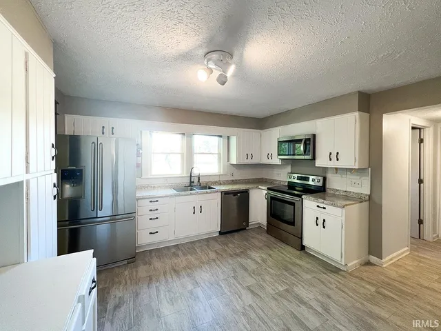 $2,850 | 1401 West Allen Street, Bloomington, IN 47403