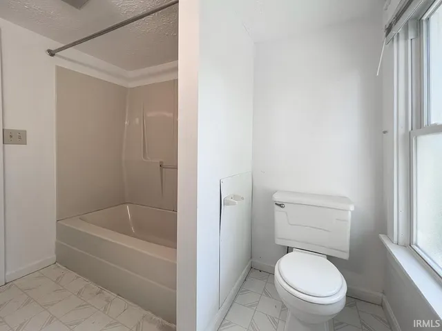 $2,850 | 1401 West Allen Street, Bloomington, IN 47403