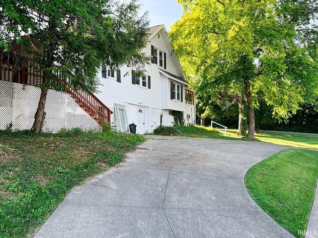 $2,850 | 1401 West Allen Street, Bloomington, IN 47403