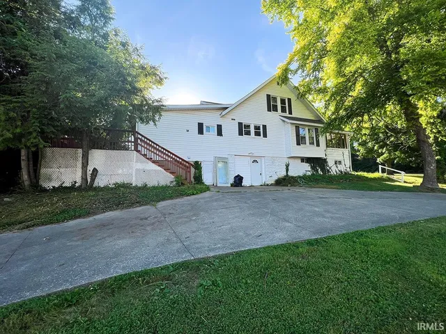 $2,850 | 1401 West Allen Street, Bloomington, IN 47403