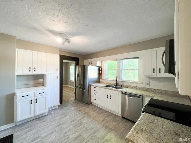 $2,850 | 1401 West Allen Street, Bloomington, IN 47403