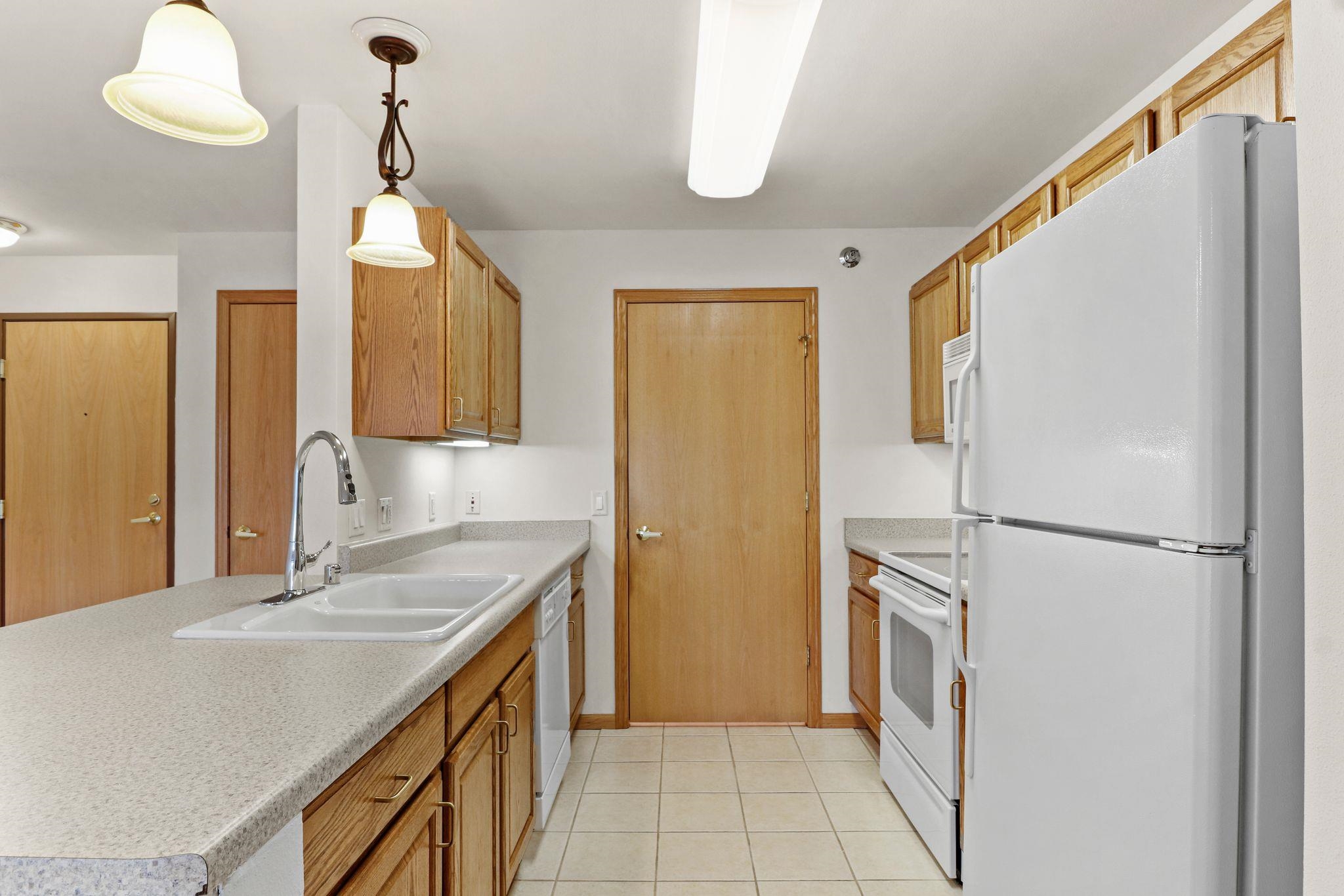 6828 Parkside Circle Windsor, WI 53532 - Photo 17 of 46