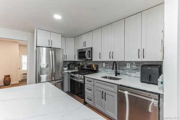 $1,199,000 | 40-09 23rd Avenue | Astoria
