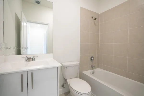 $2,500 | 204 Southeast 10th Court, Unit 204, Florida City, FL 33034