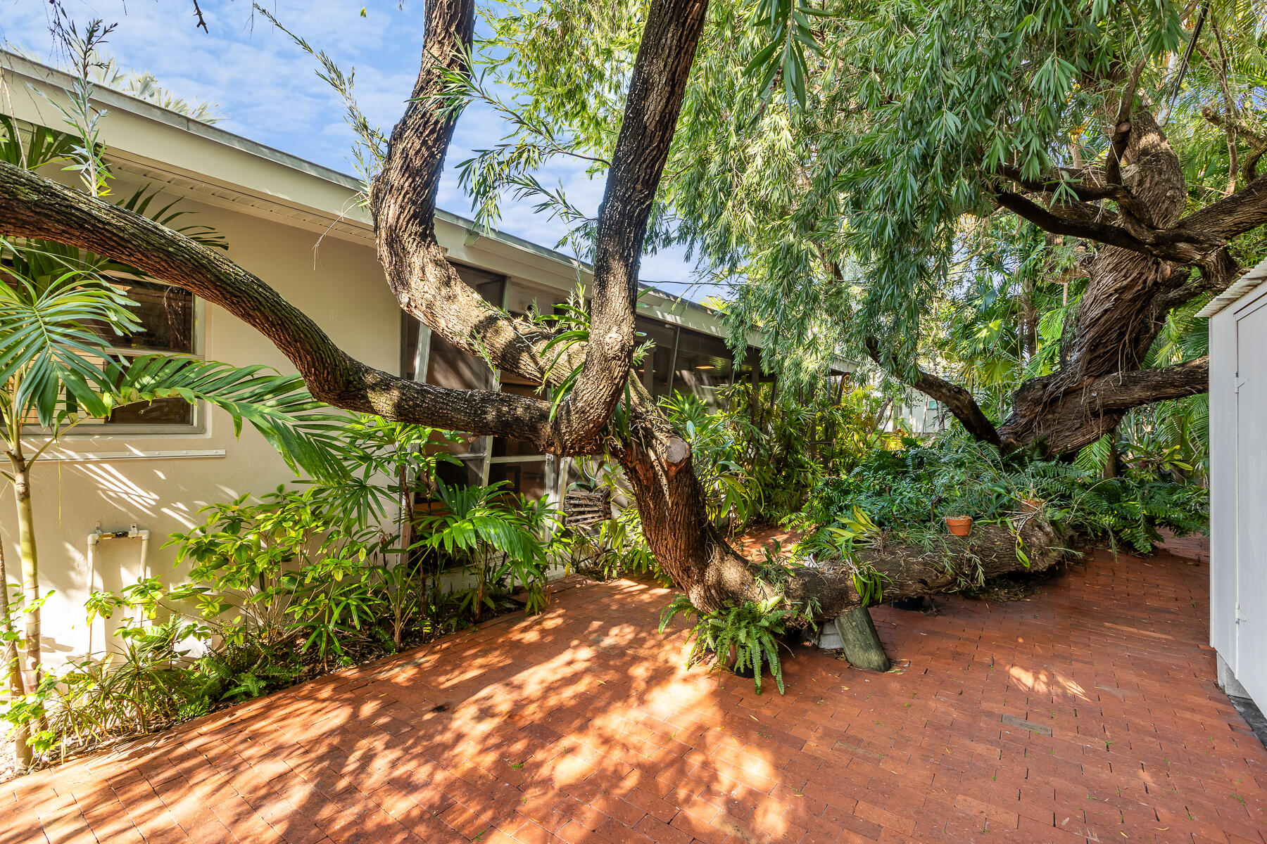 1110 Johnson Street Key West, FL 33040 - Photo 46 of 58 1110 JOHNSON ST WEB-42