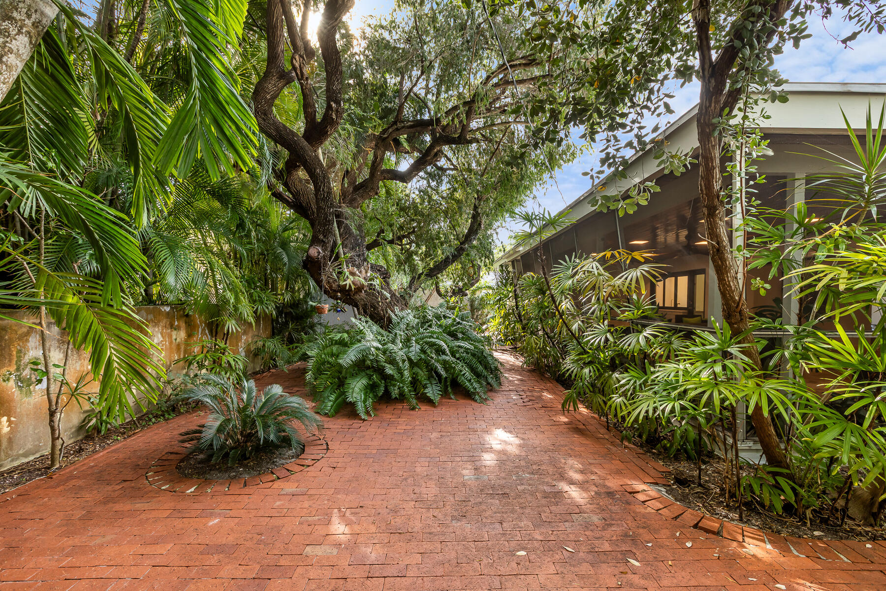 1110 Johnson Street Key West, FL 33040 - Photo 51 of 58 1110 JOHNSON ST WEB-48