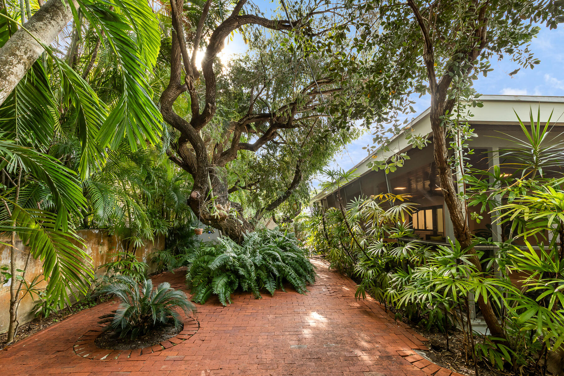 1110 Johnson Street Key West, FL 33040 - Photo 52 of 58 1110 JOHNSON ST WEB-49