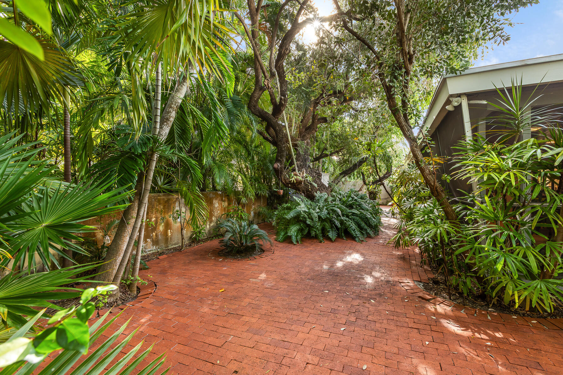 1110 Johnson Street Key West, FL 33040 - Photo 53 of 58 1110 JOHNSON ST WEB-50