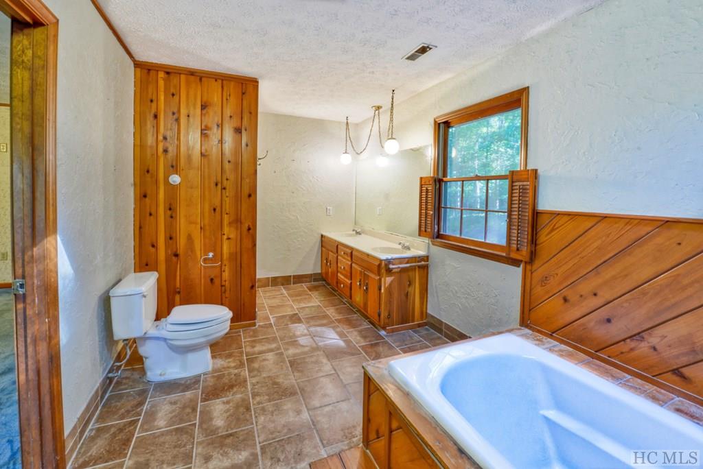 36 Laurel Heights Road Highlands, NC 28741 - Photo 11 of 20 Gallery Image 11