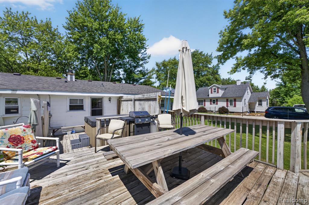 5233 Torrey Road Flint, MI 48507 - Photo 32 of 45