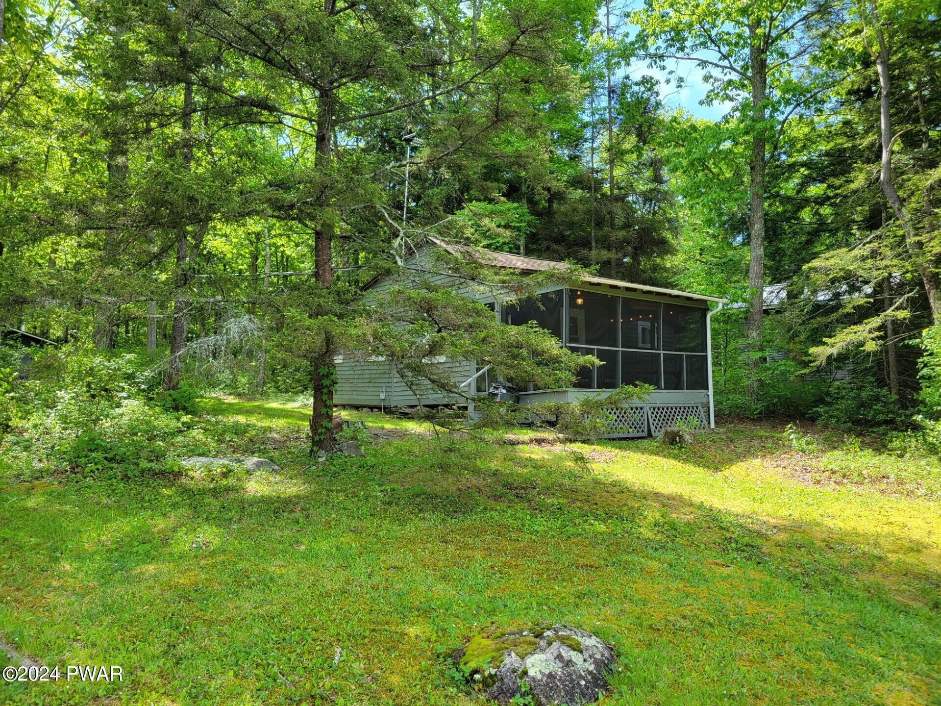 120 Outlet Road Dingmans Ferry, PA 18328 - Photo 5 of 22 33