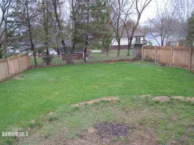 2120 Bedford Road Freeport, IL 61032 - Photo 12 of 12 Gallery Image 12