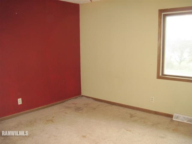 2120 Bedford Road Freeport, IL 61032 - Photo 5 of 12 Gallery Image 5