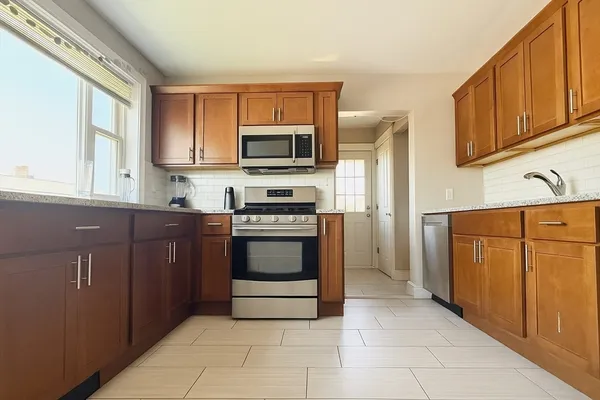 $4,395 | 128 Lawrence Street, Unit B, Medford, MA 02155