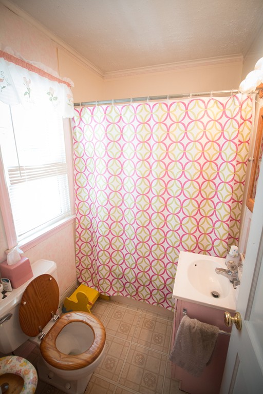 1679 Westover Road Chicopee, MA 01020 - Photo 14 of 19 Gallery Image 14