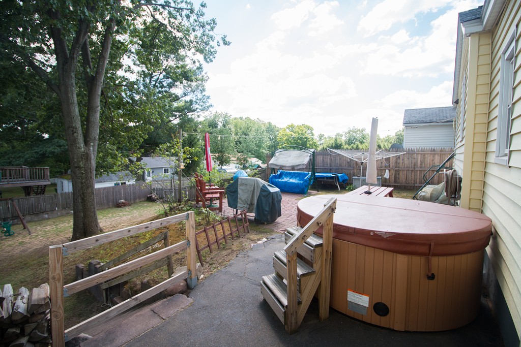 1679 Westover Road Chicopee, MA 01020 - Photo 3 of 19 Gallery Image 3