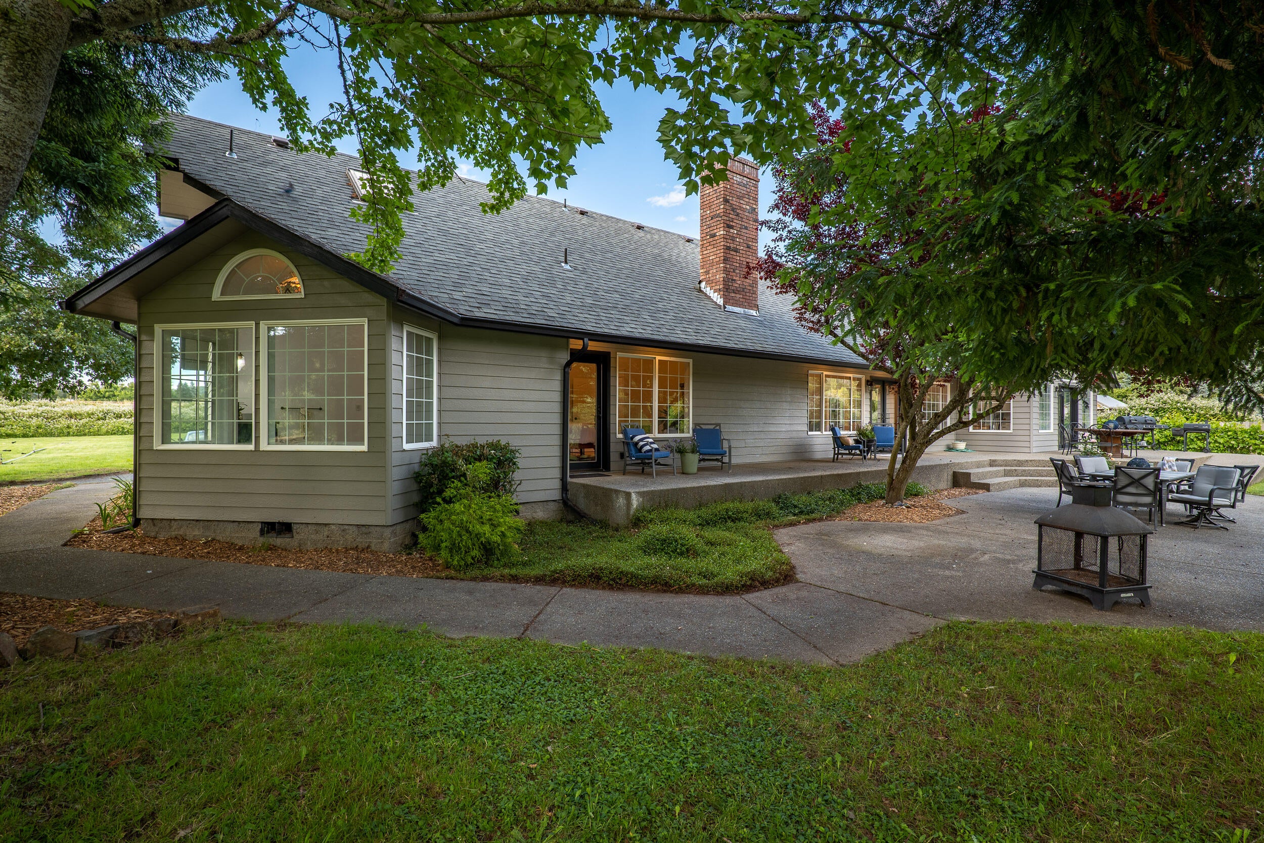 8442 New Hope Road Grants Pass, OR 97527 - Photo 44 of 84 Riverfront Back Patio