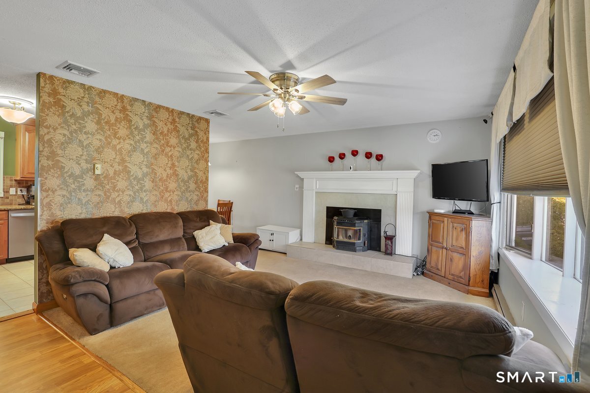 29 Franklin Avenue Watertown, CT 06779 - Photo 8 of 20