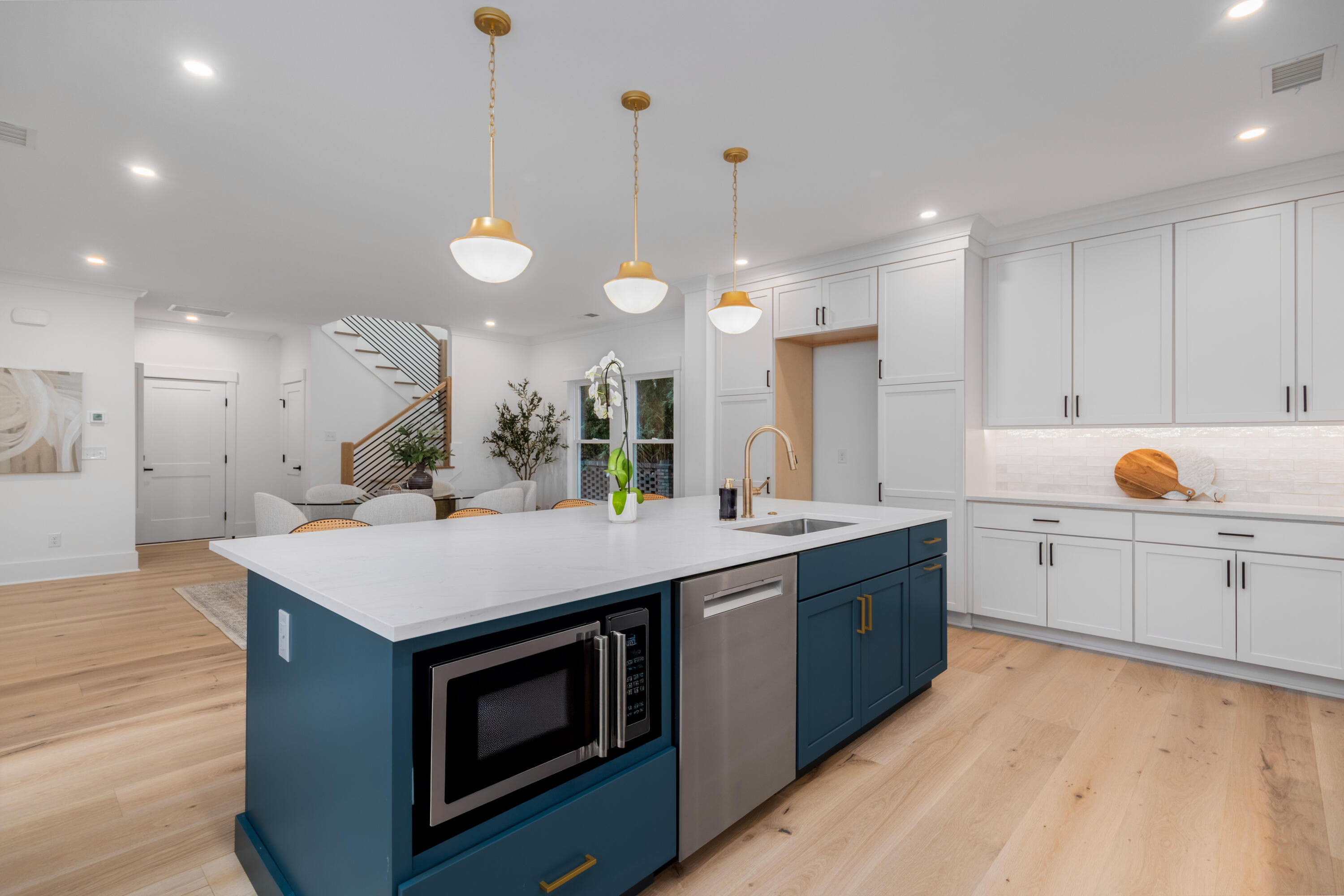 1405 Heather Drive Mount Pleasant, SC 29464 - Photo 26 of 69 Spacious kitchen