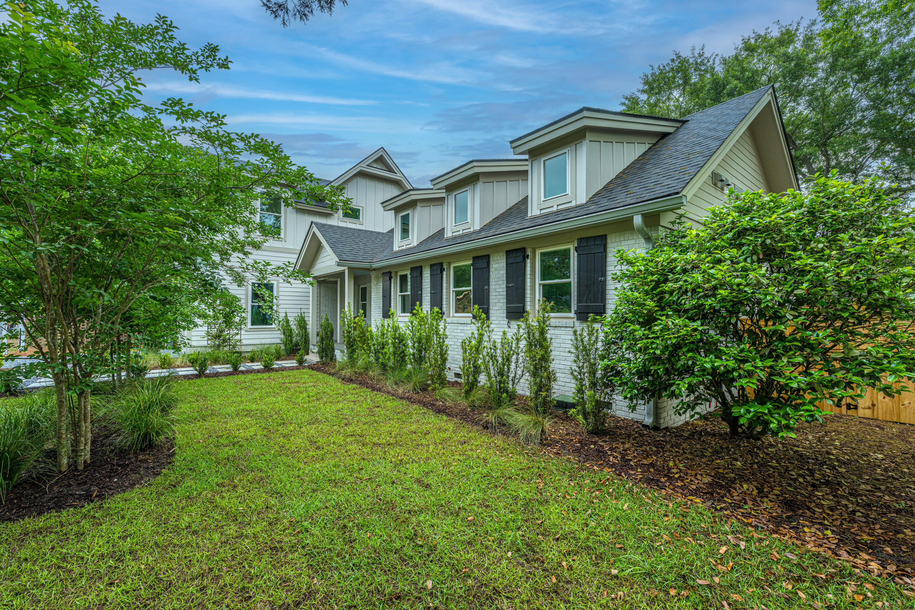 1405 Heather Drive Mount Pleasant, SC 29464 - Photo 4 of 103 1405HeatherDr007