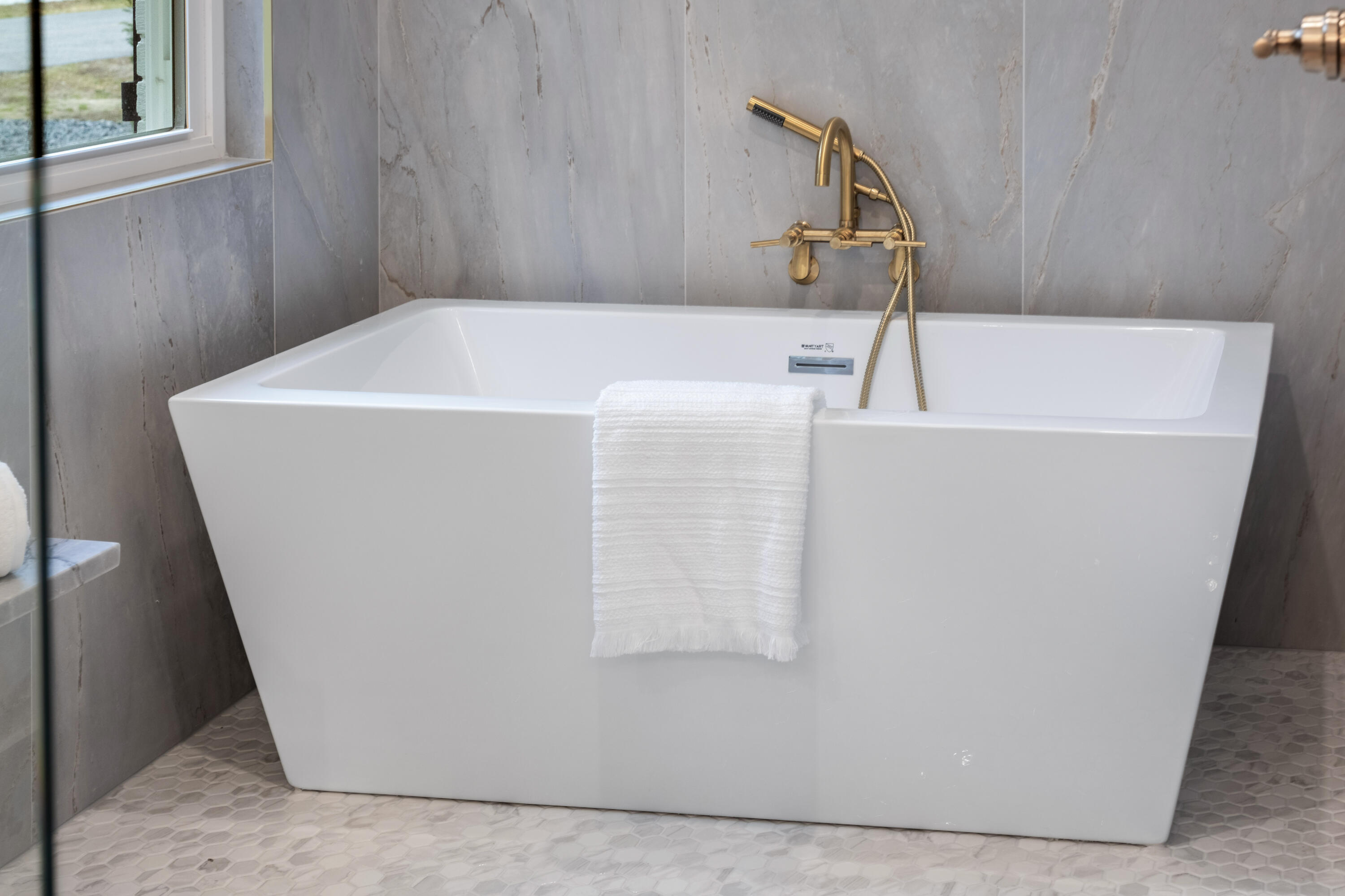 1405 Heather Drive Mount Pleasant, SC 29464 - Photo 42 of 69 Primary tub