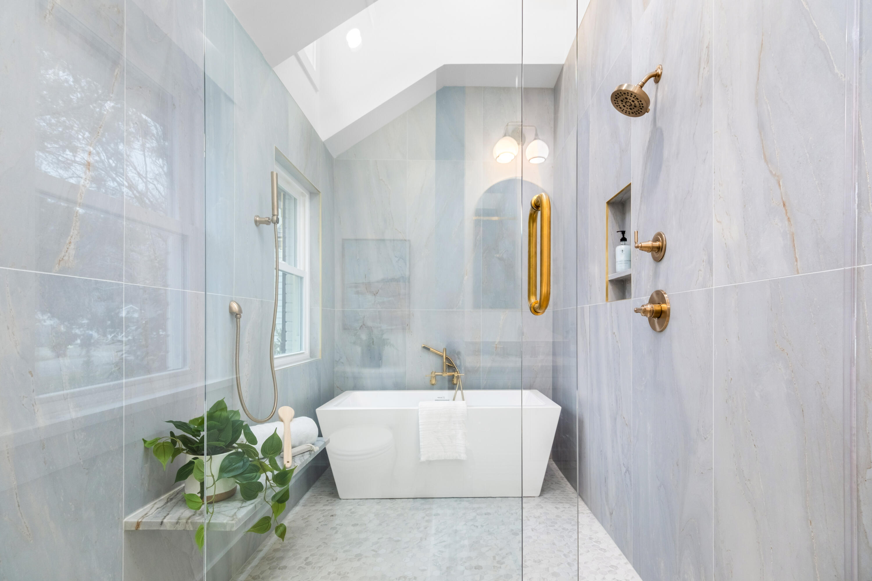 1405 Heather Drive Mount Pleasant, SC 29464 - Photo 44 of 69 Primary bath