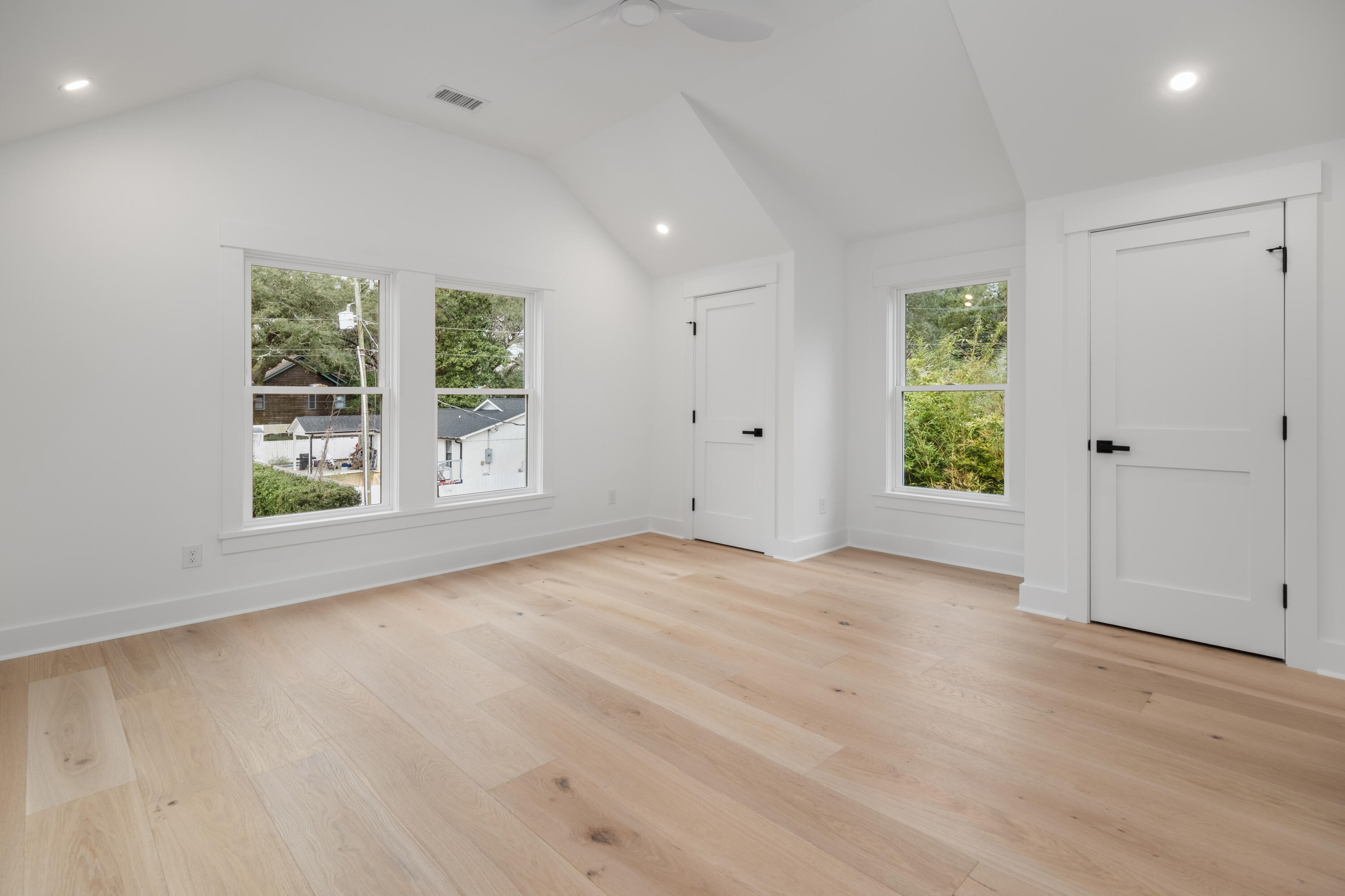 1405 Heather Drive Mount Pleasant, SC 29464 - Photo 48 of 69 Upstairs ensuite bedroom