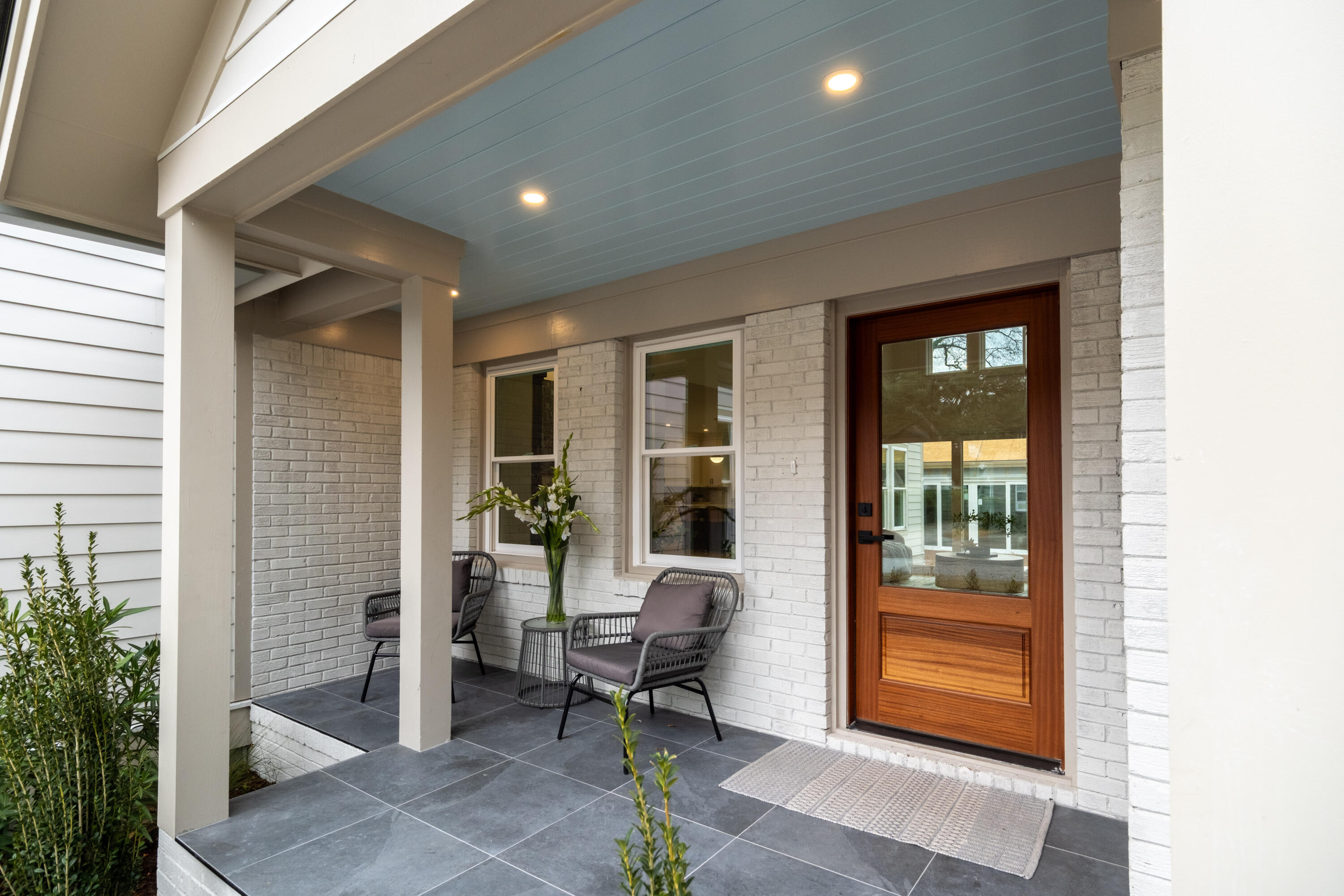 1405 Heather Drive Mount Pleasant, SC 29464 - Photo 5 of 103 Front porch