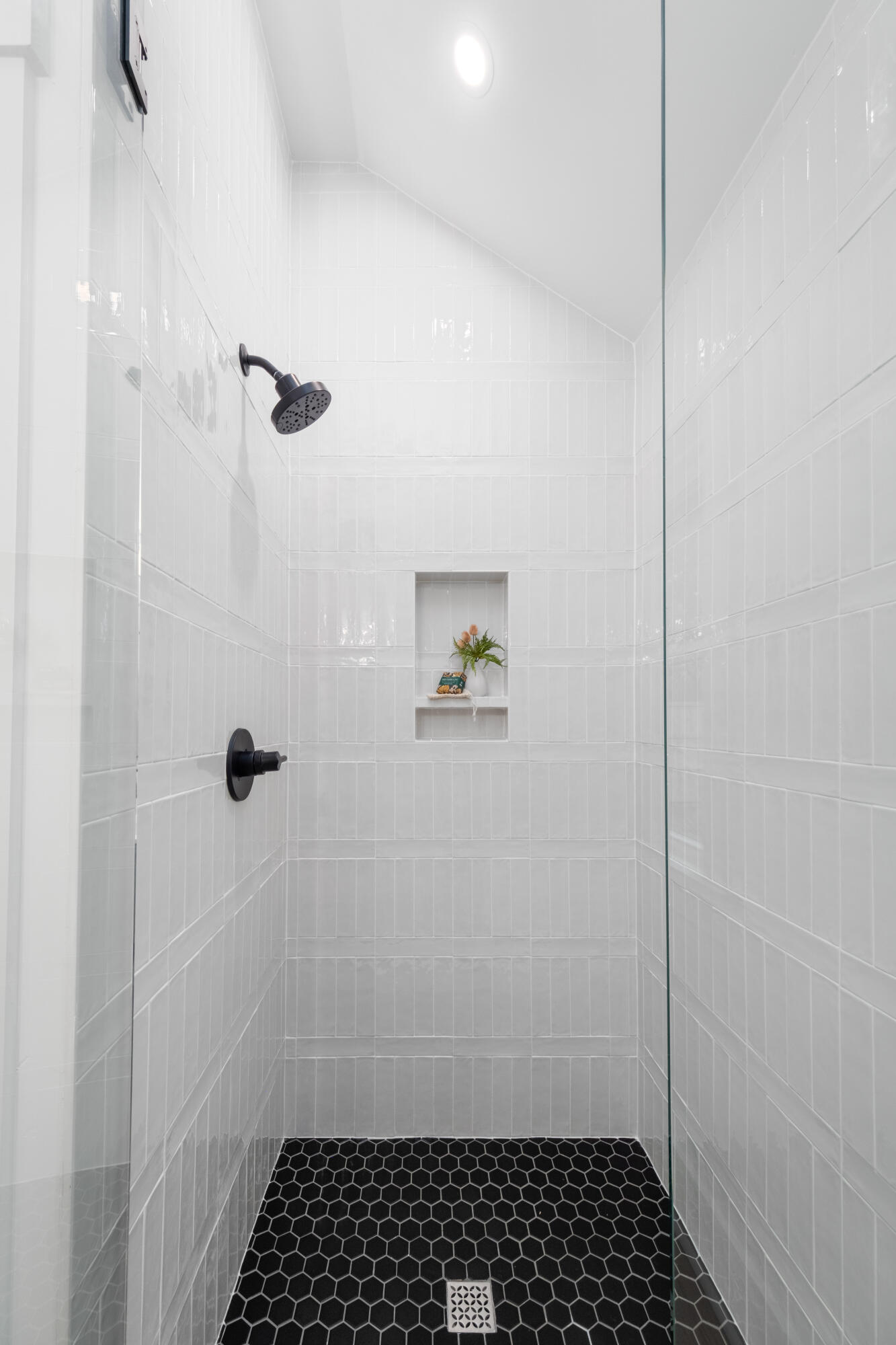 1405 Heather Drive Mount Pleasant, SC 29464 - Photo 69 of 103 Hall bath with shower