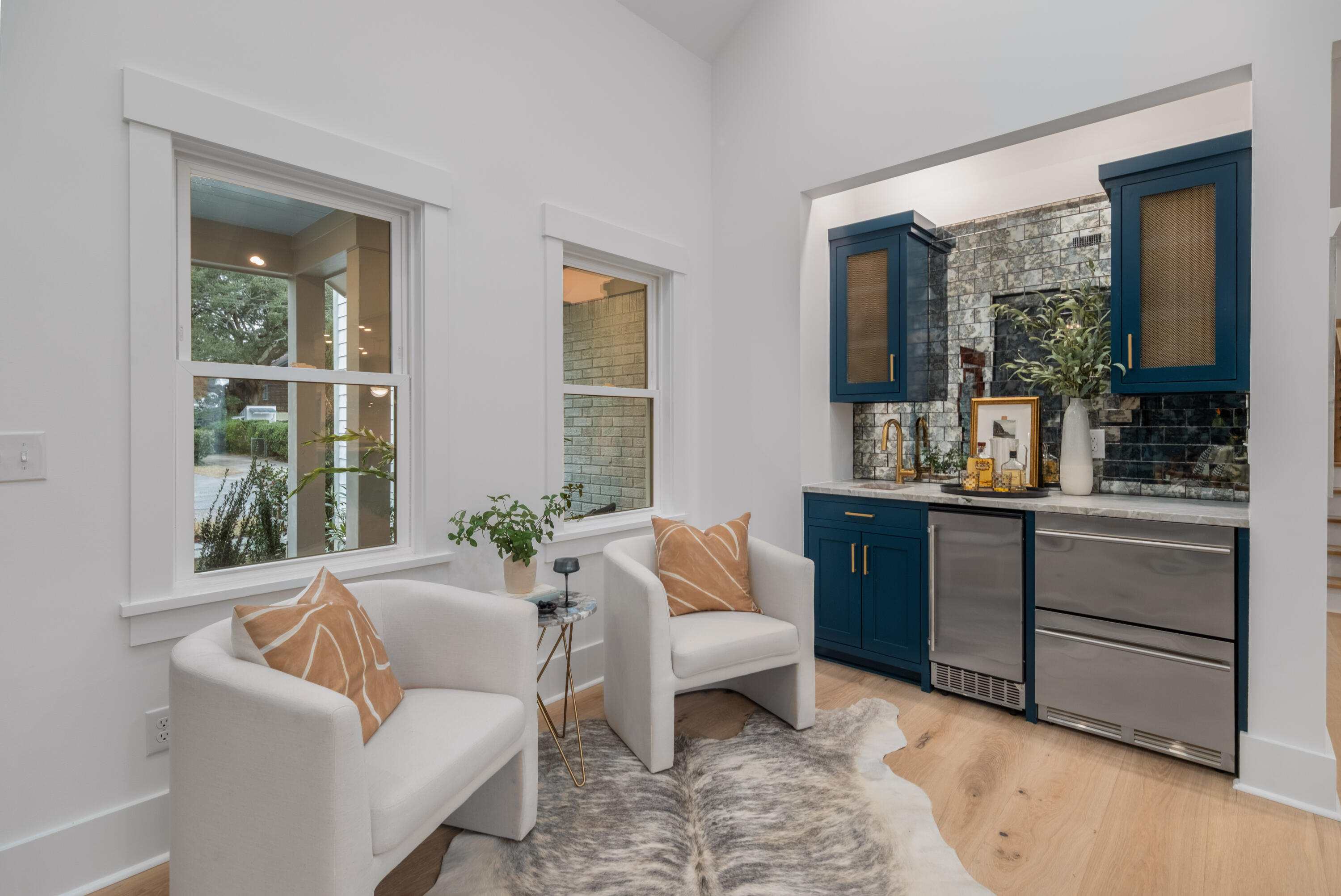 1405 Heather Drive Mount Pleasant, SC 29464 - Photo 8 of 69 sitting/bar area