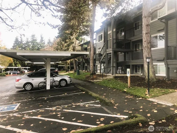 $2,500 | 11107 Northeast 125th Lane, Unit F321, Kirkland, WA 98034
