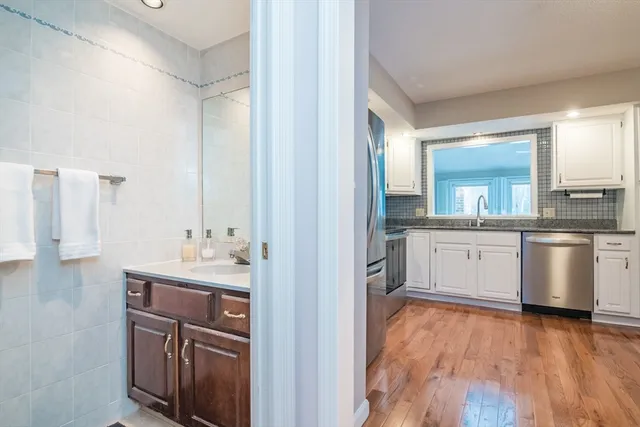 $359,900 | 13 Castle Hills Road, Unit B, Agawam, MA 01001