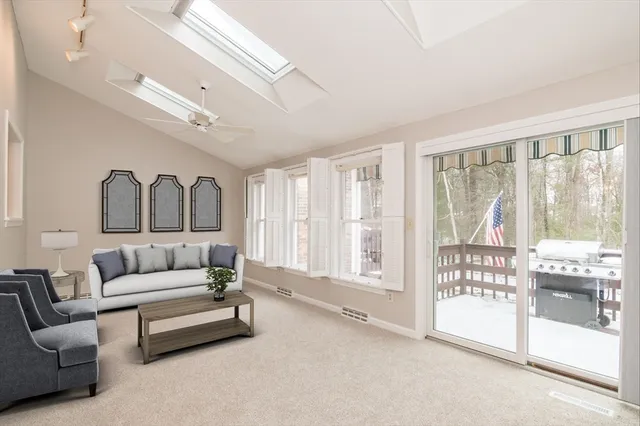 $359,900 | 13 Castle Hills Road, Unit B, Agawam, MA 01001