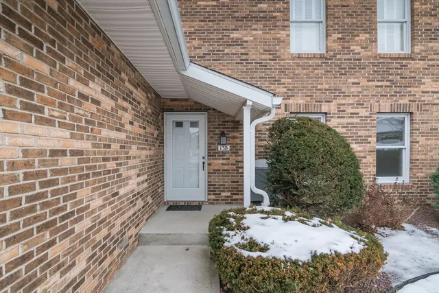 $359,900 | 13 Castle Hills Road, Unit B, Agawam, MA 01001