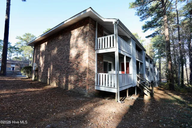 $1,850 | 365 West Illinois Avenue, Unit 24, Southern Pines, NC 28387