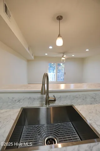 $1,850 | 365 West Illinois Avenue, Unit 24, Southern Pines, NC 28387