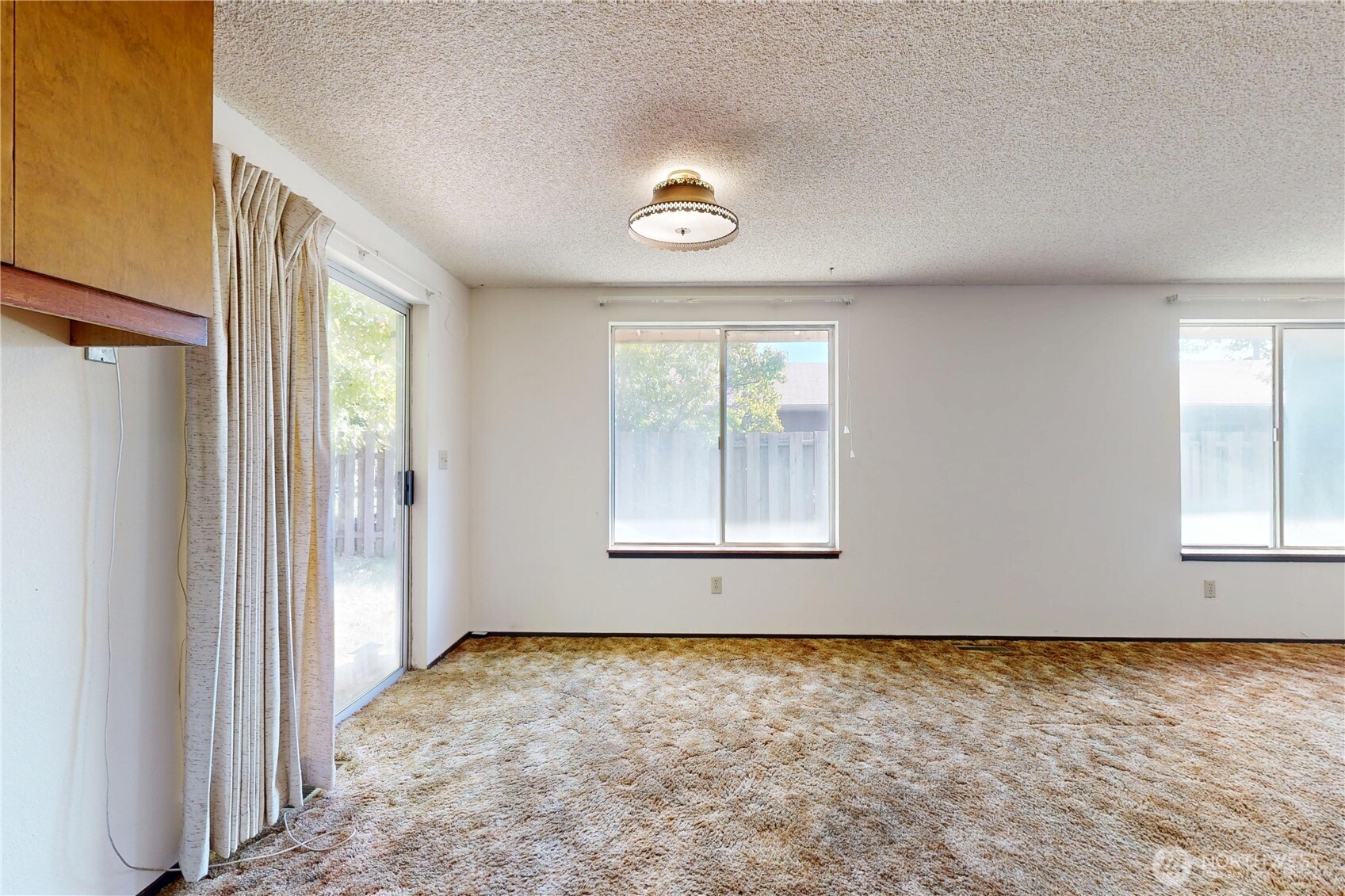 662 Southwest 1st Street College Place, WA 99324 - Photo 8 of 32