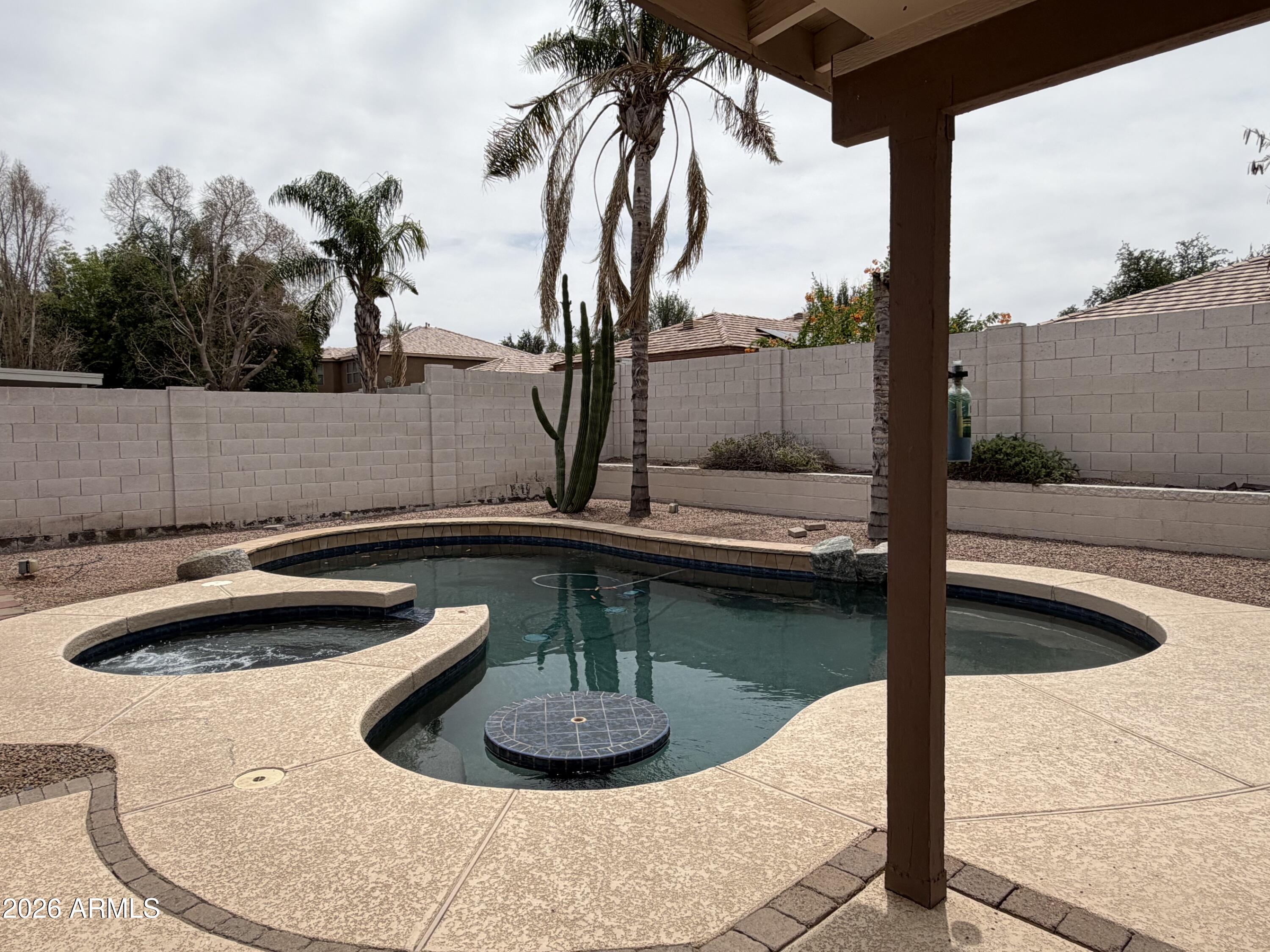 735 West Aviary Way Gilbert, AZ 85233 - Photo 2 of 17