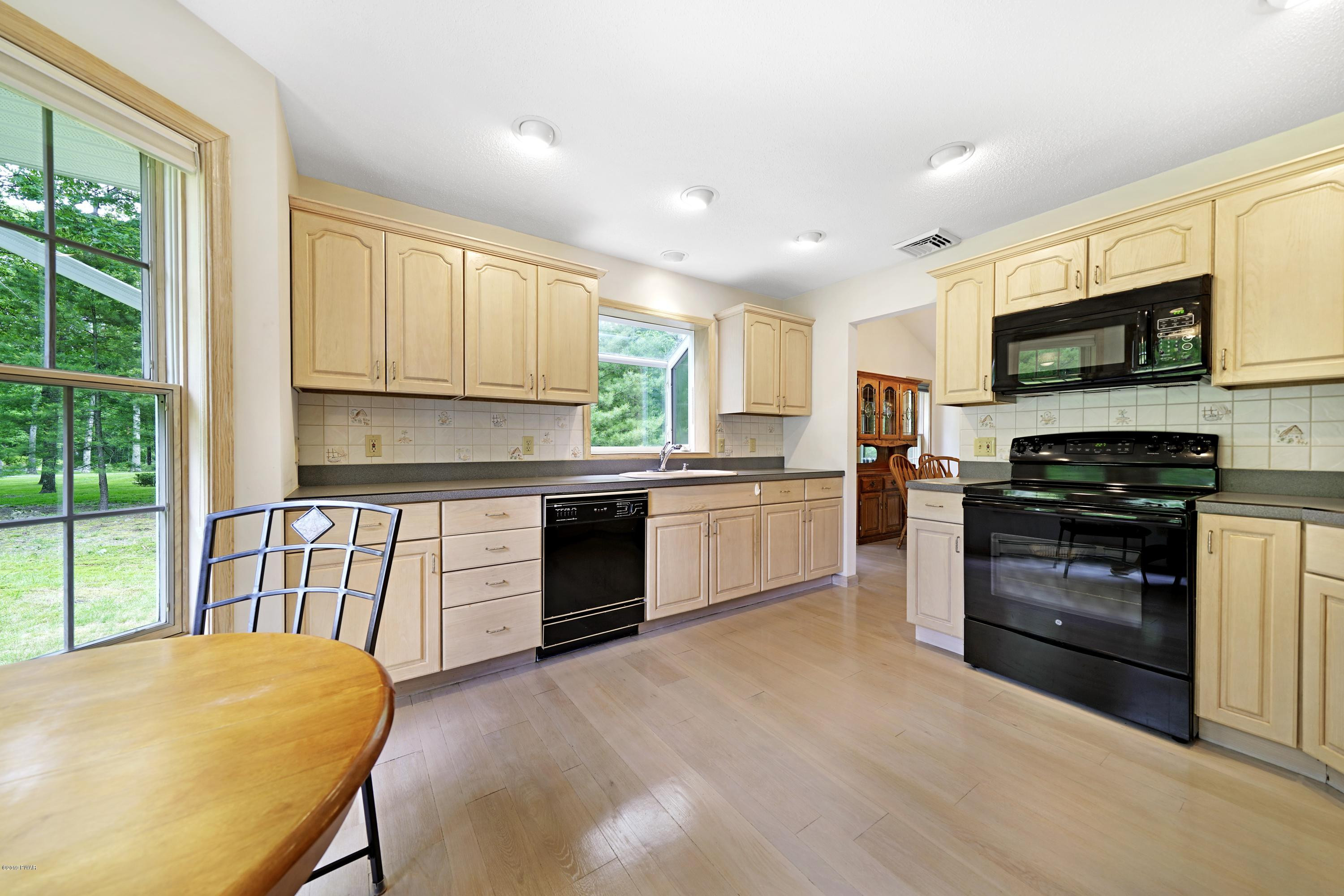 111 Stone Ridge Lane Milford, PA 18337 - Photo 13 of 36 12