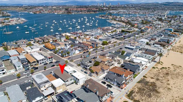 $7,000 | 905 West Balboa Boulevard, Newport Beach, CA 92661